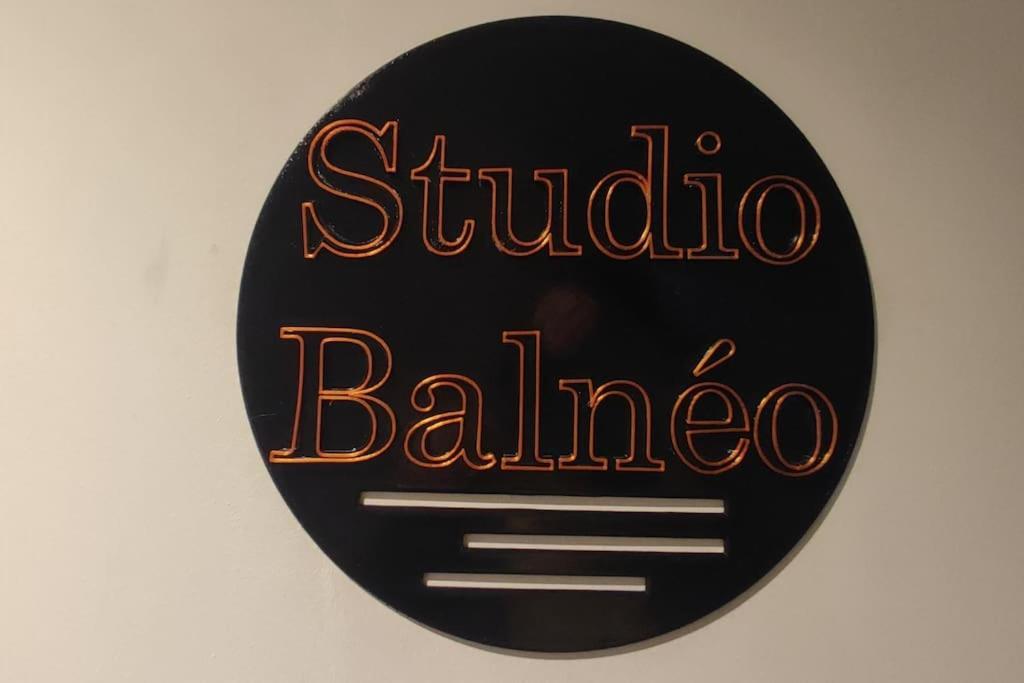 Studio Paisible Et Balneo Vezin-le-Coquet Bagian luar foto